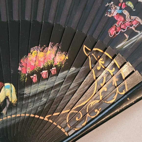Hand Painted Fan - Picture 4 of 7